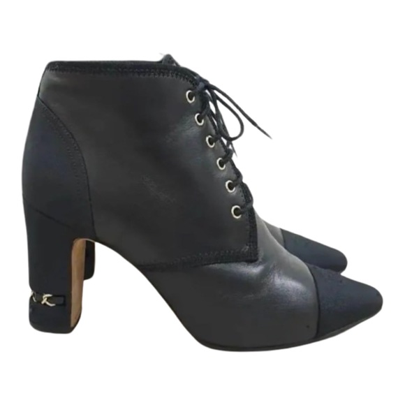 Chanel black leather cc logo chain lace up boots - Picture 5 of 16